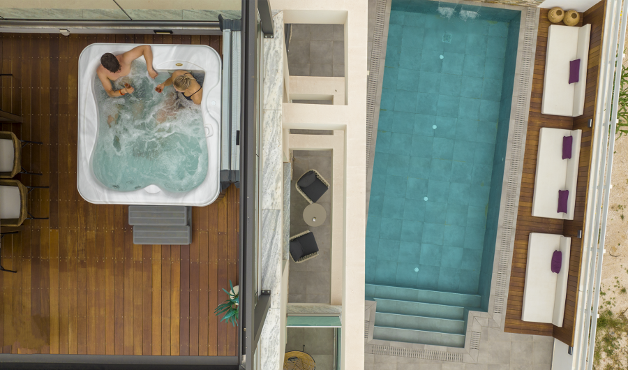 Chris Le Mare Gold Villa Protaras jacuzzi and pool