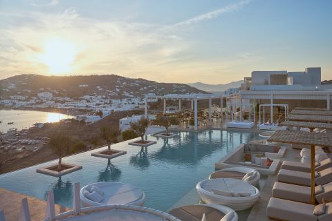 Summer Getaway with up to 25% discount & Free Transfers