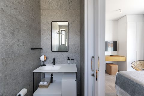Chris Le Mare Gold Villa Protaras bathroom