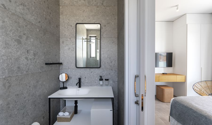 Chris Le Mare Gold Villa Protaras bathroom