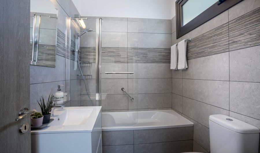 Chris Le Mare Villas Protaras bathroom with bathtub