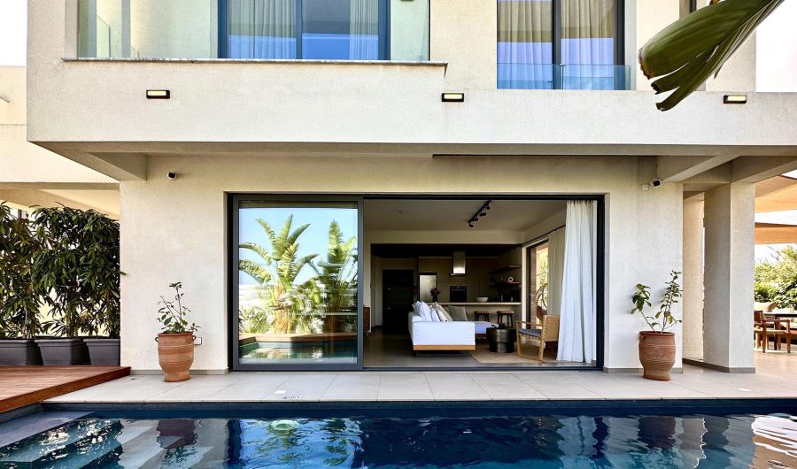 Protaras Lora Pearl Villa exterior pool