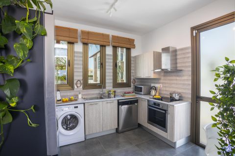 Chris Le Mare Villas Protaras kitchen