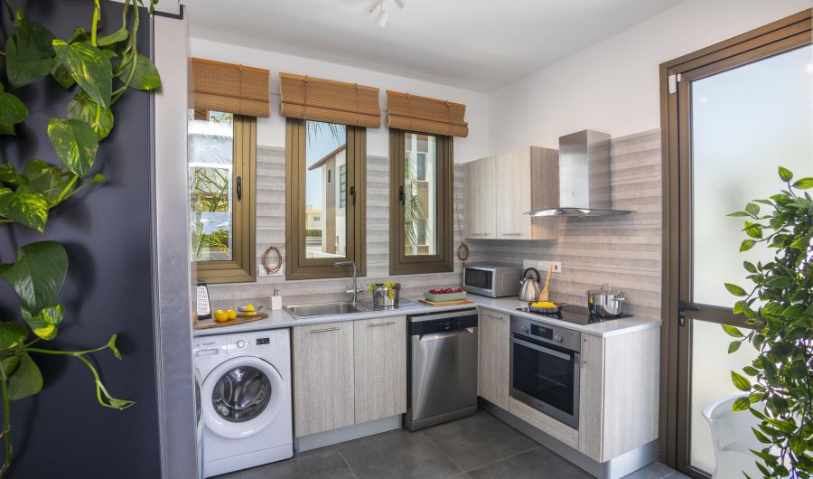 Chris Le Mare Villas Protaras kitchen