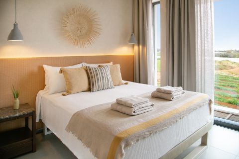 Lora Pearl Villa Protaras bed