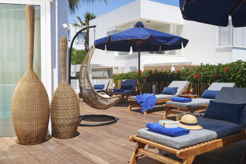 Nausicaa Villas Protaras sunbeds