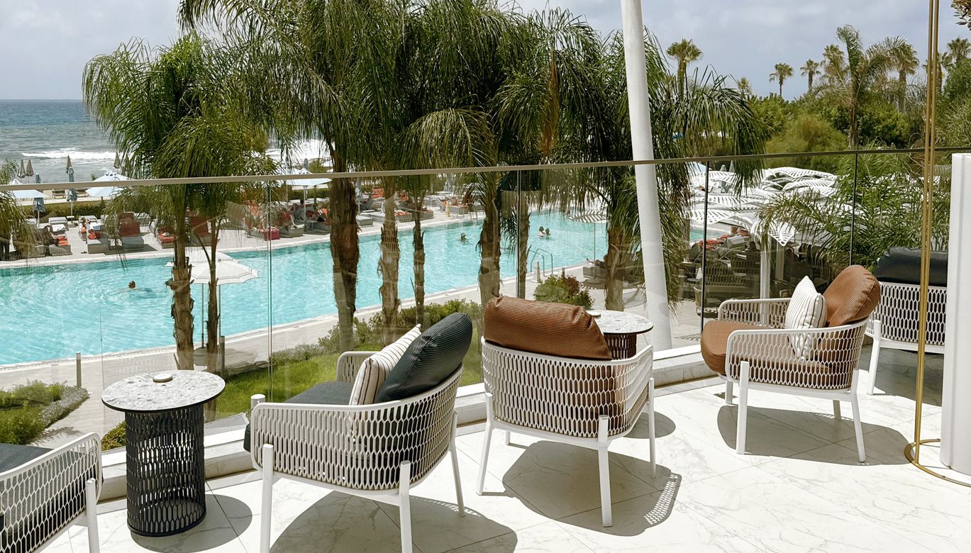 Utopia Pool Bar
