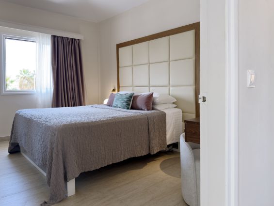 One Bedroom Suite with Pool View King Jason Paphos bed