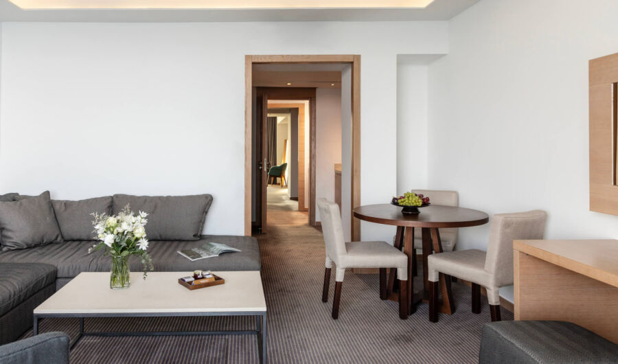 Royal Apollonia Deluxe suite sitting area