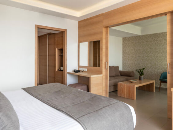 Royal Apollonia Junior suite Bedroom