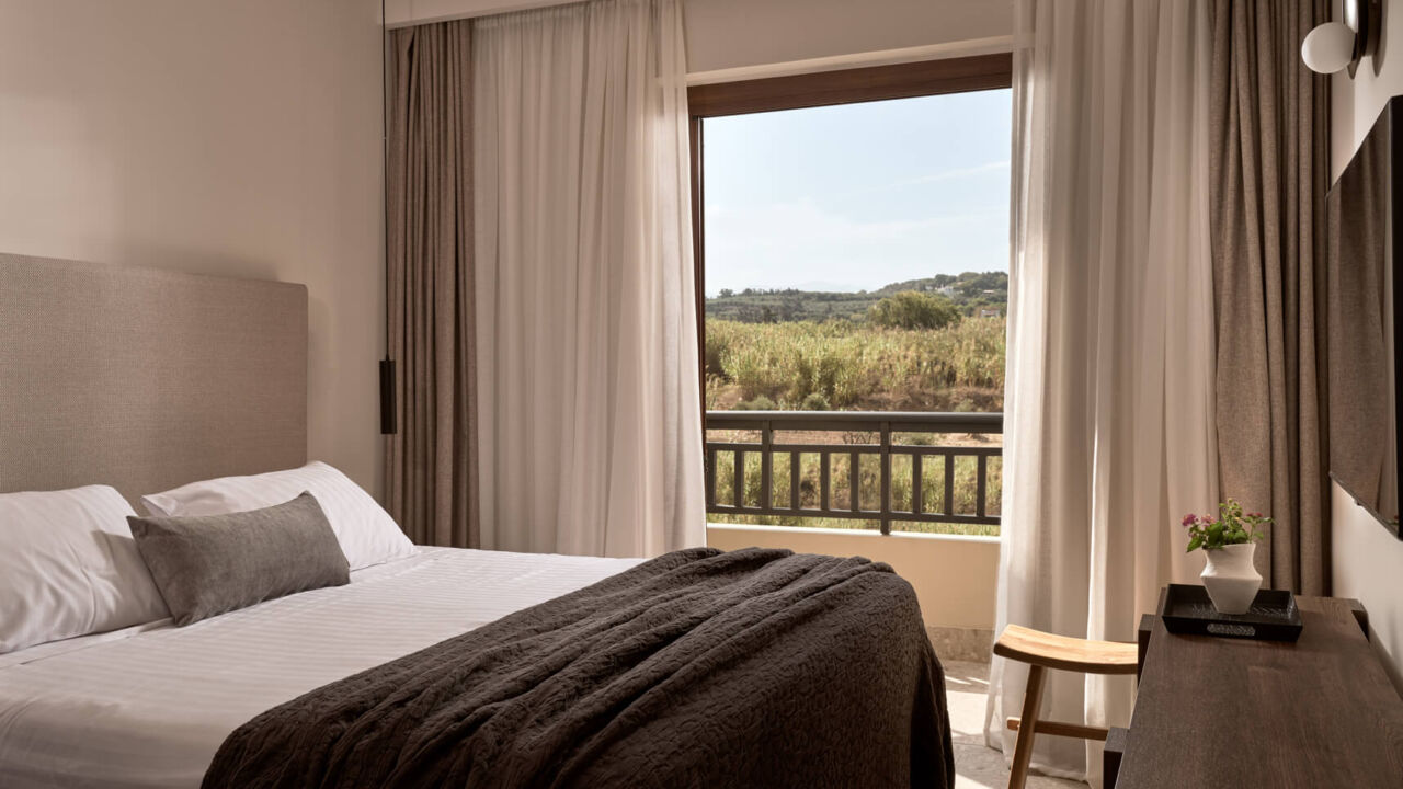 Asterion Suites room bedroom
