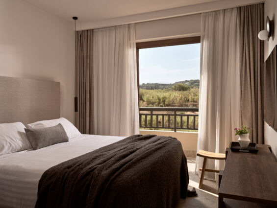 Asterion Suites room bedroom
