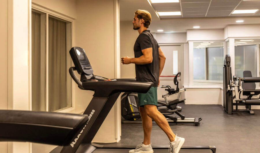 Man on a treadmill of Cali Resort & Spa