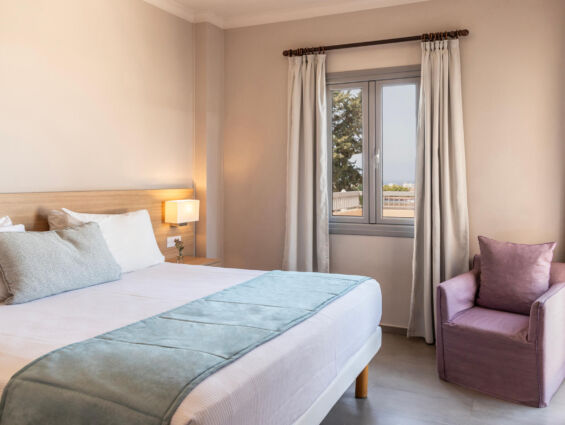 St.Elias Suite room Bed