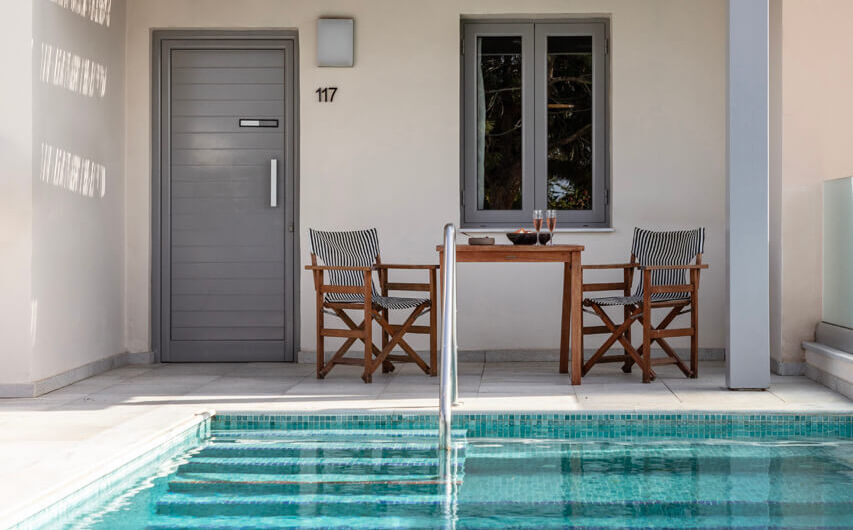 St.Elias Suite private pool with sitting area