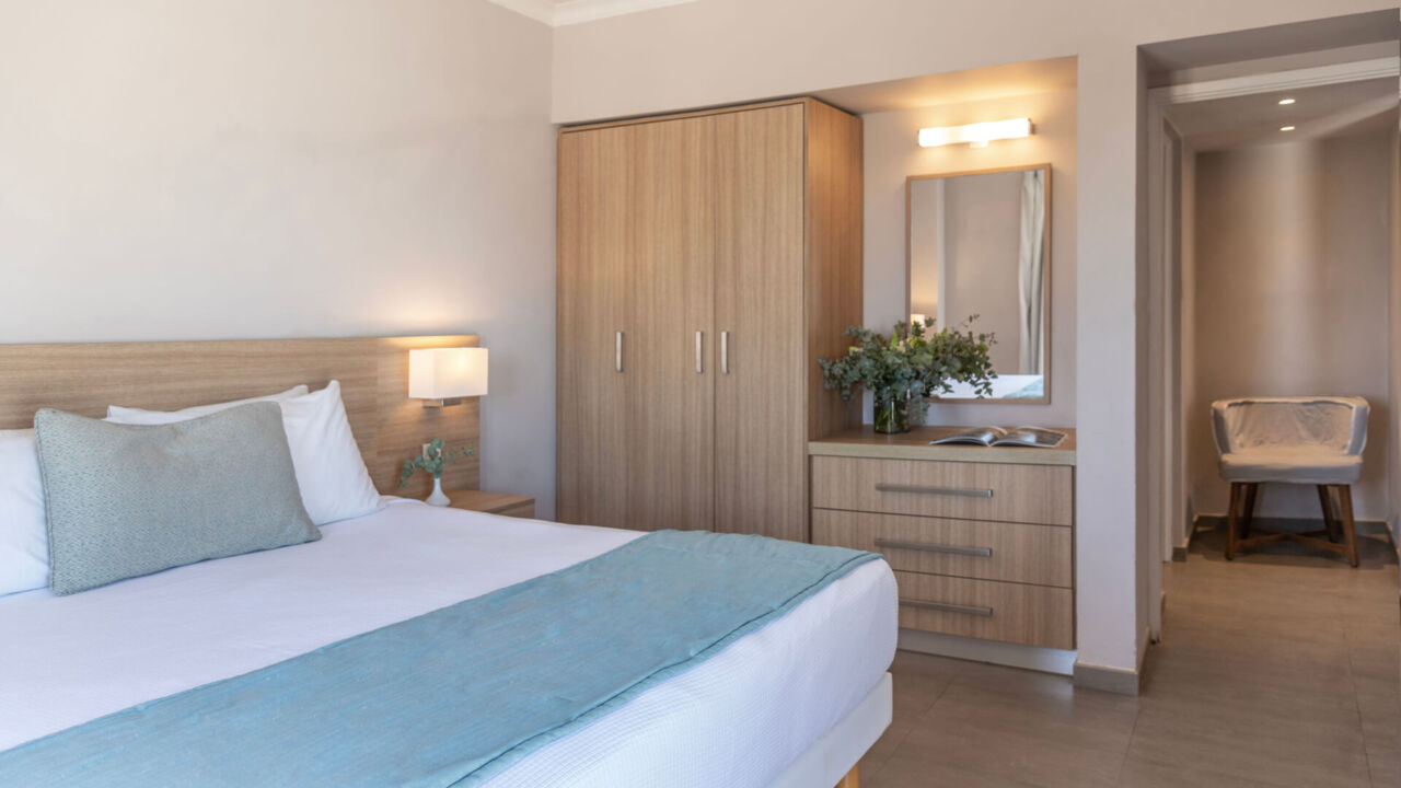 St.Elias Two Bedroom Suite bed