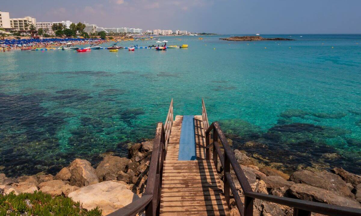 Fig Tree Bay: Escape into Coastal Serenity