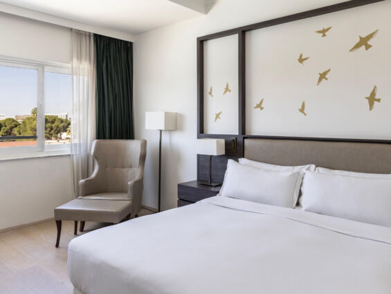 Hilton Nicosia room bedroom