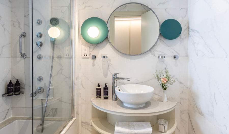 Ivi Mare Deluxe Sea Room Bathroom sink