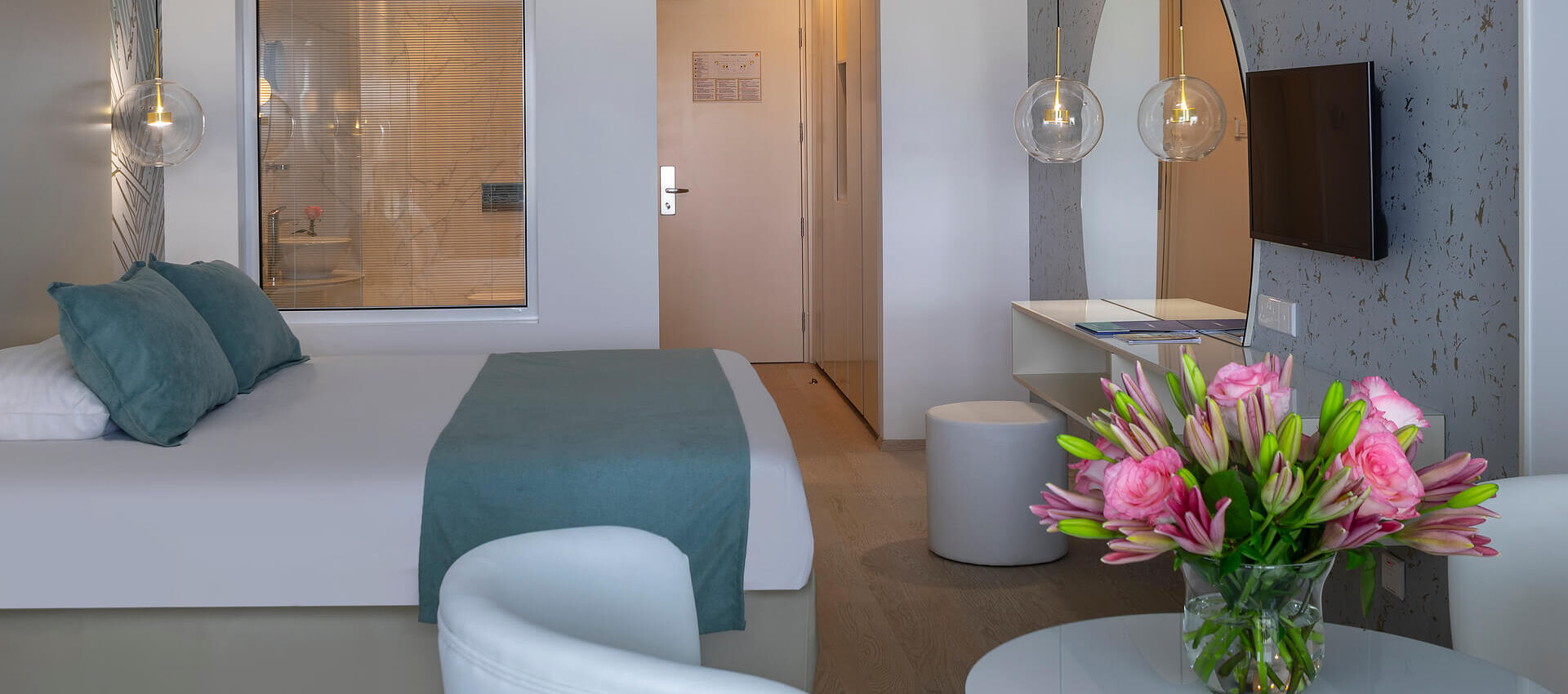 Ivi Mare Junior Suite Bedroom