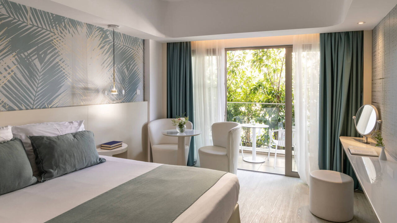 Ivi Mare Superior jacuzzi Room Bedroom