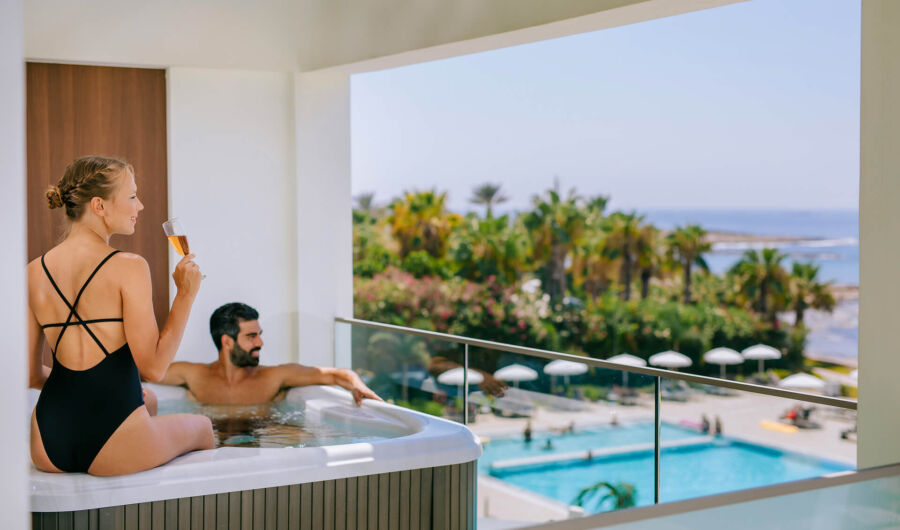 Couple at jacuzzi at Ivi Mare