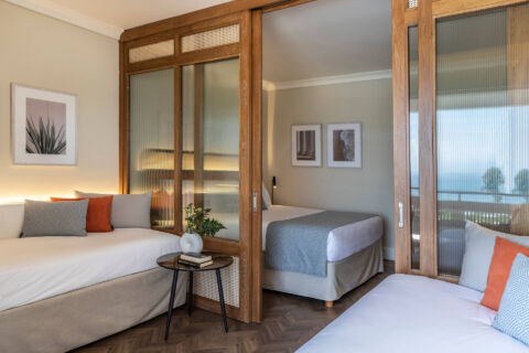 Kerkyra Blue room with sliding doors