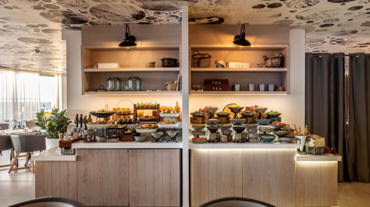 Buffet with many options at King Jason Protaras