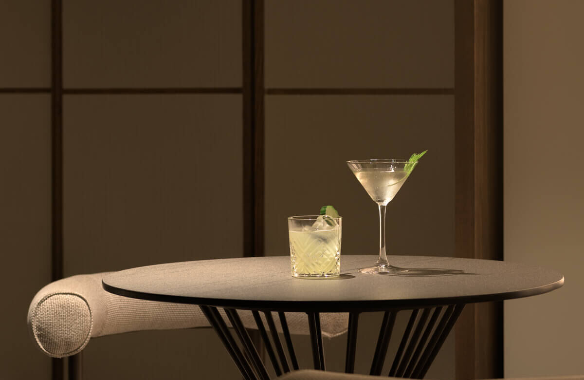 Table with two coktails at King Jason Zante restaurant