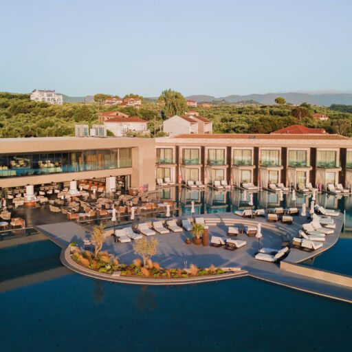 King Jason Hotel and pool area