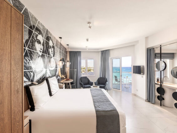 King Protaras room bedroom