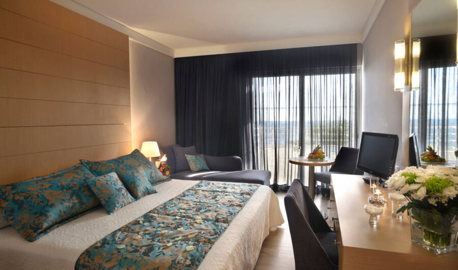 Ledra honeymoon suite bedroom