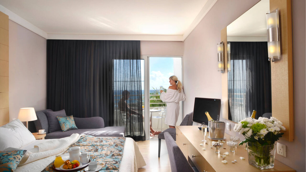 Ledra honeymoon suite couple at balcony
