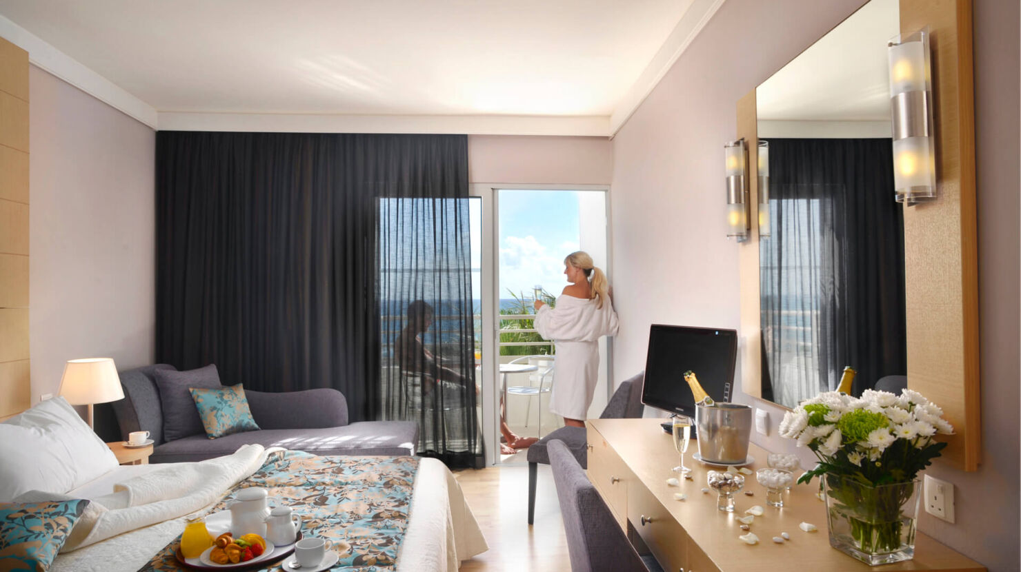 Ledra honeymoon suite couple at balcony
