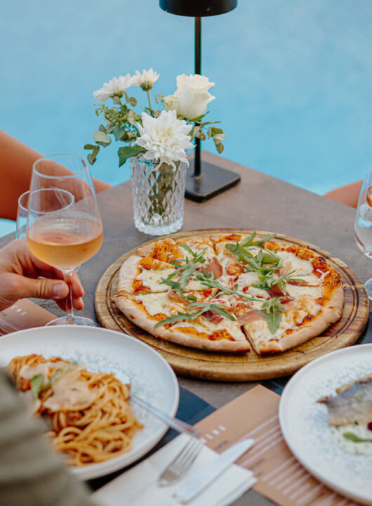 Couple eating at Louis Ledra A mano restaurant