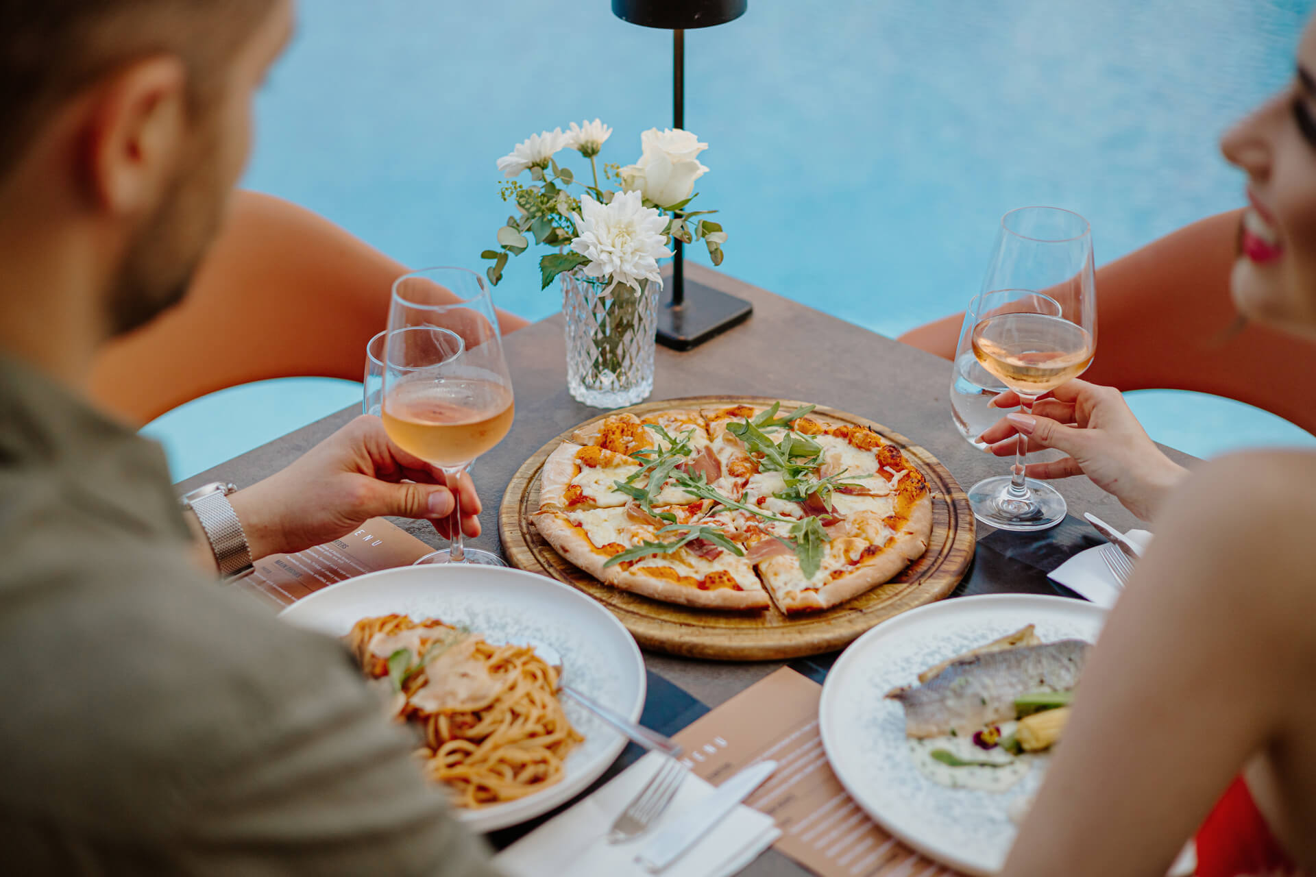 Couple eating at Louis Ledra A mano restaurant