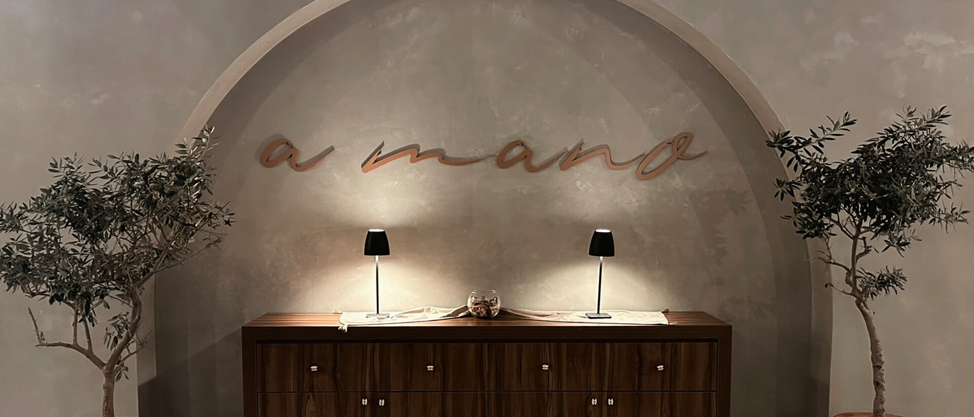 Reception desk at Louis Ledra A mano restaurant