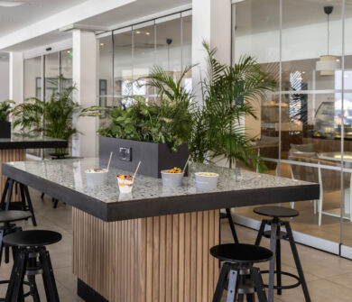 Raised table with snacks in outdoor space at Louis Nausicaa restaurant