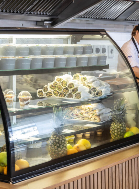 Fridge with snacks at Louis Nausicaa snackeria