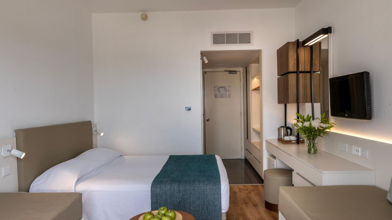 Louis Phaethon family room bedroom
