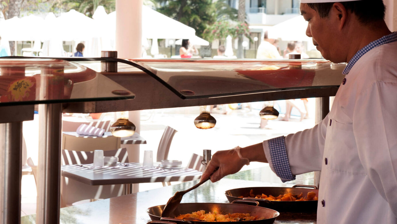 Louis Phaethon Mura restaurant cook preparing food