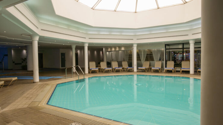 Louis Phaethon spa pool