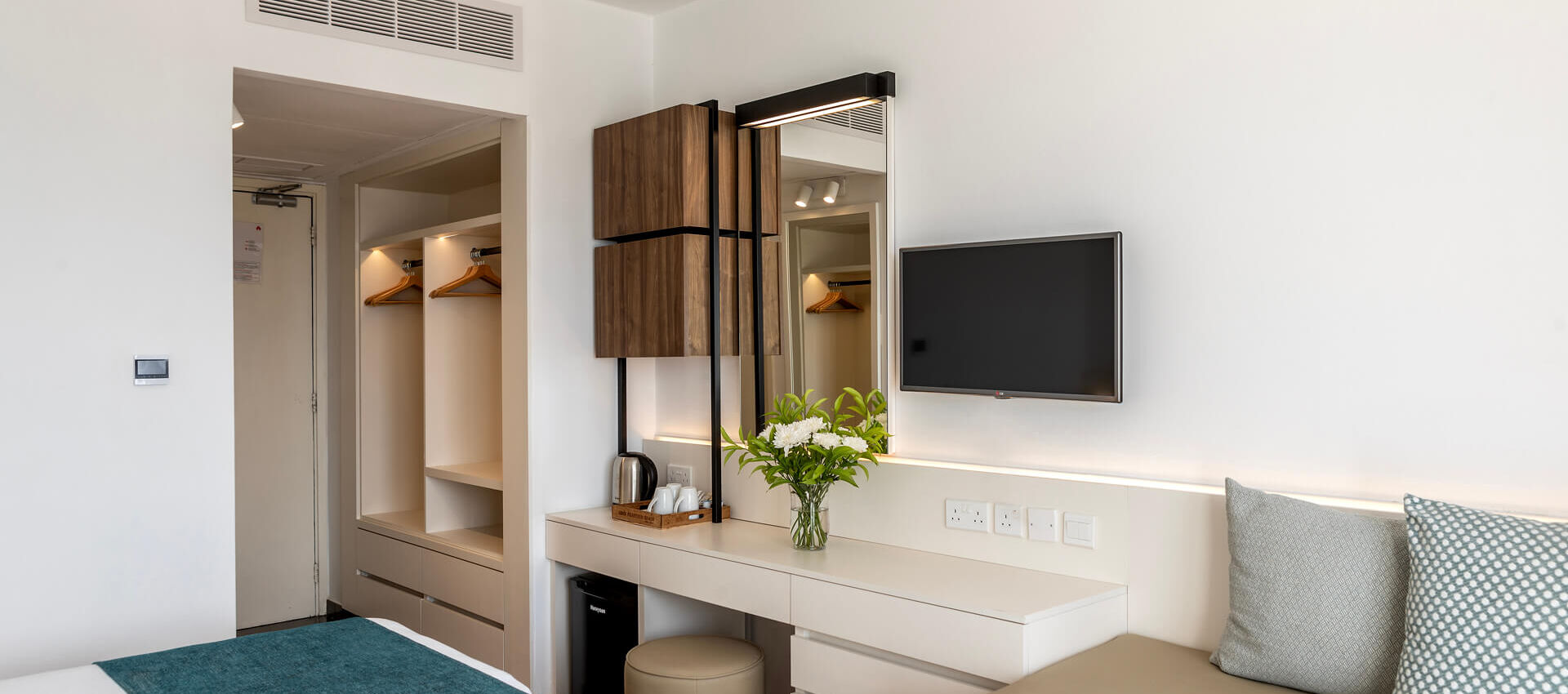 Louis Phaethon double room bedroom