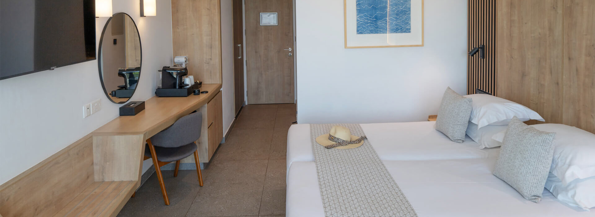 Louis Sofianna Room