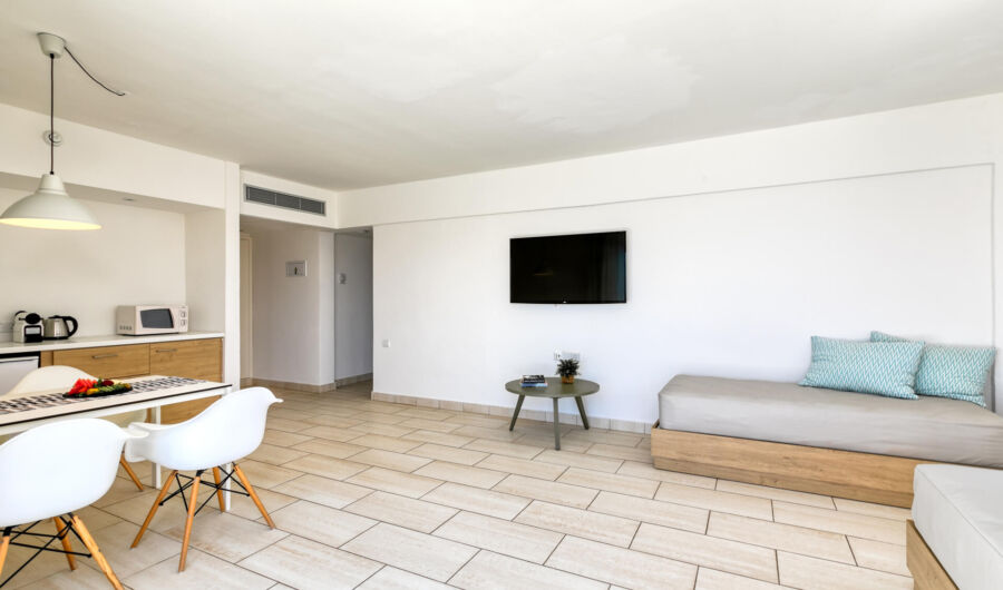 Nausicaa Superior suite sitting area