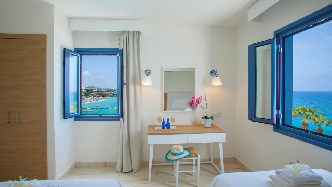 Nausicaa Superior suite sitting area with windows