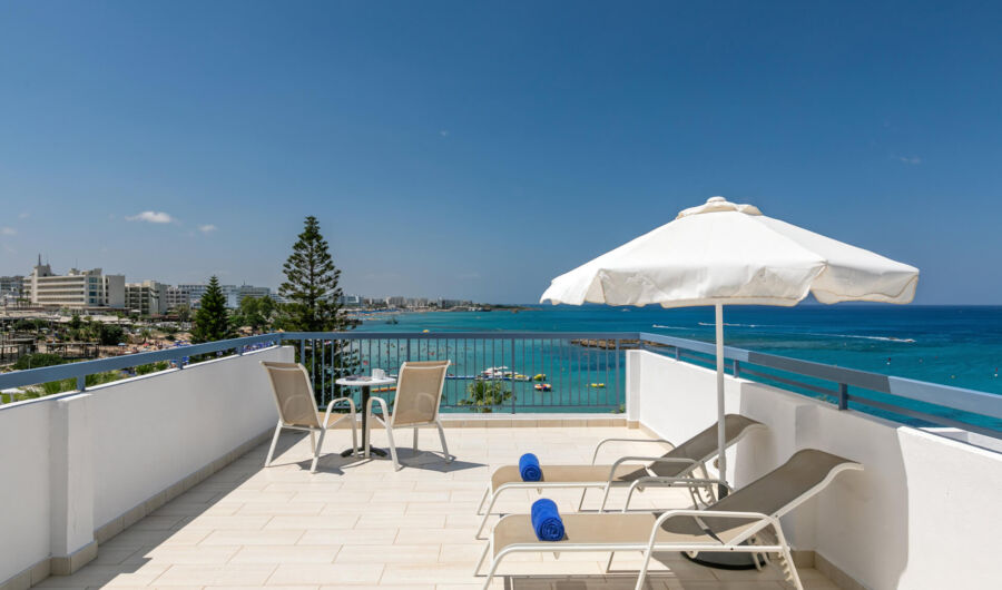 Nausicaa Superior suite balcony with sunbeds