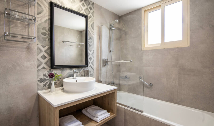 Paphos Breeze double inland room bathroom