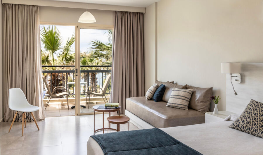 Paphos Breeze Double Sea Room bed and balcony