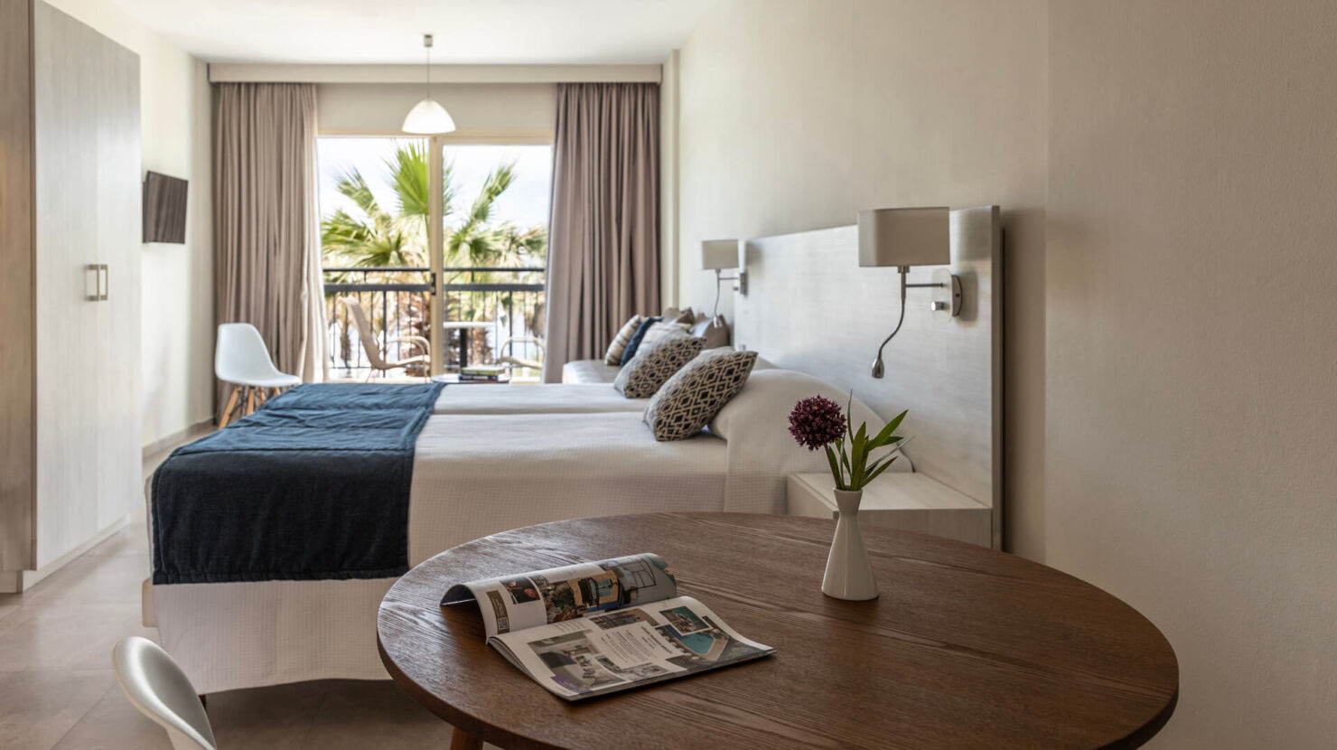 Paphos Breeze Double Sea Room bedrrom